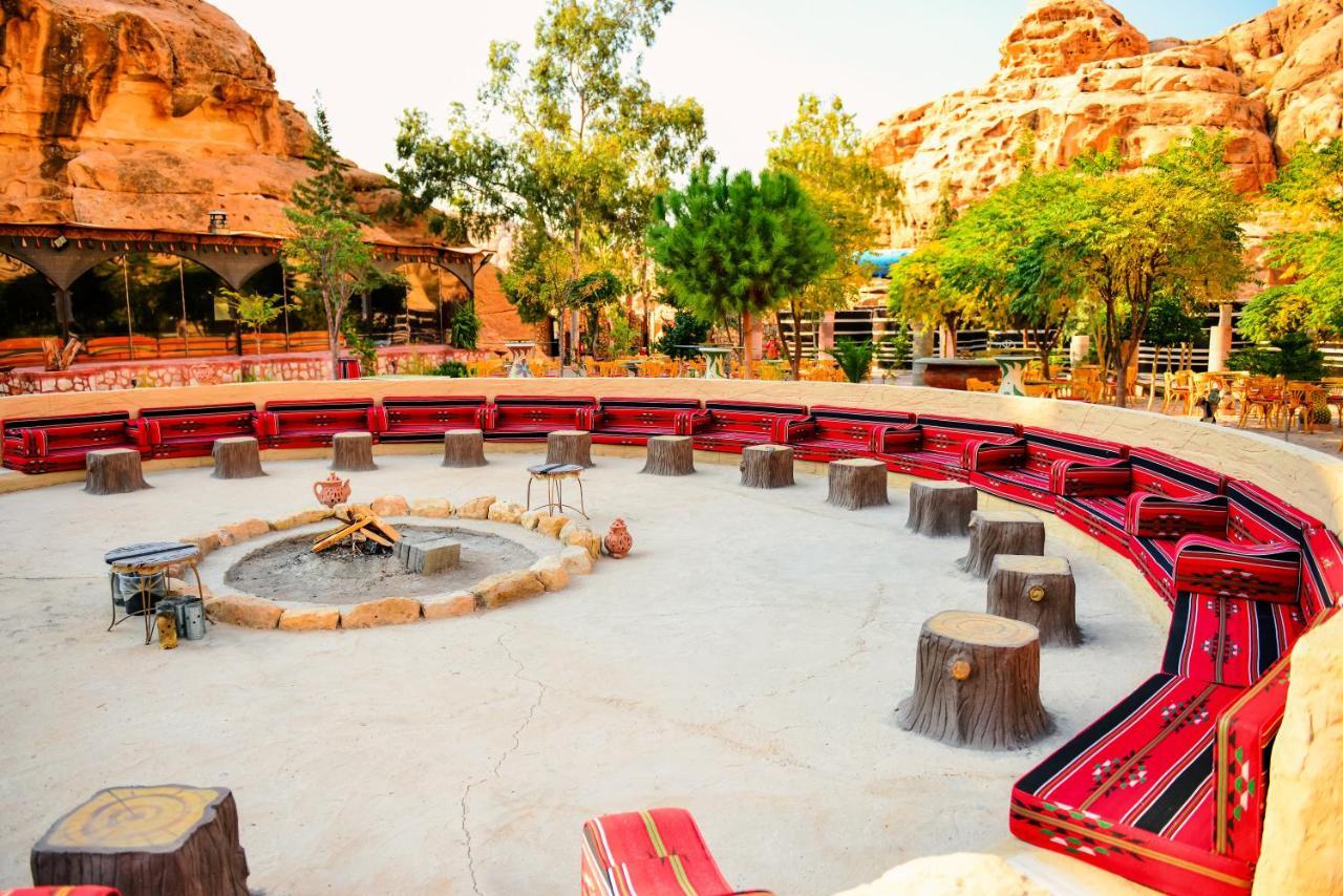 Little Petra Bedouin Camp Hotel Al Hayy Bagian luar foto