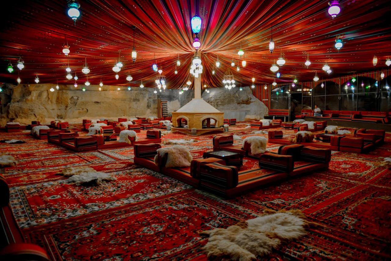 Little Petra Bedouin Camp Hotel Al Hayy Bagian luar foto