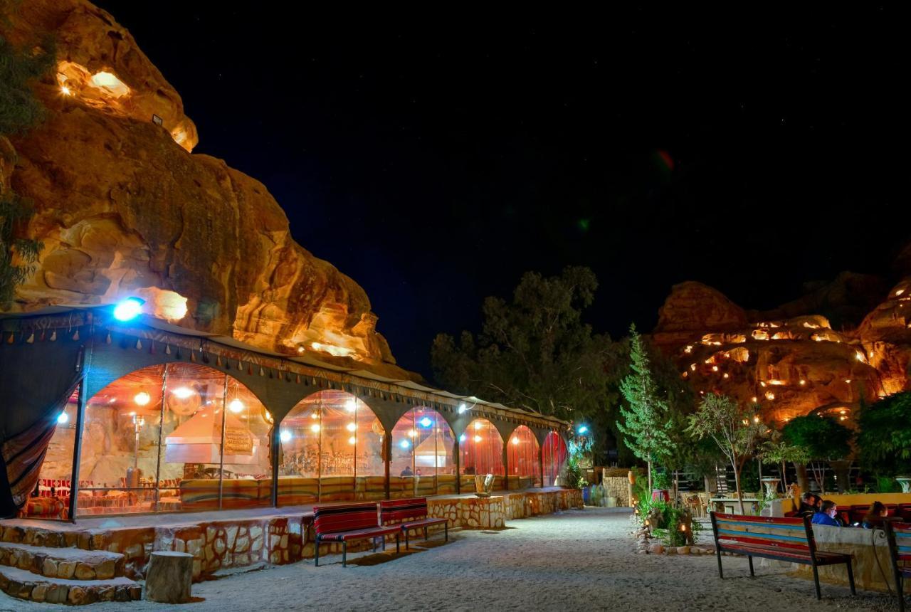 Little Petra Bedouin Camp Hotel Al Hayy Bagian luar foto