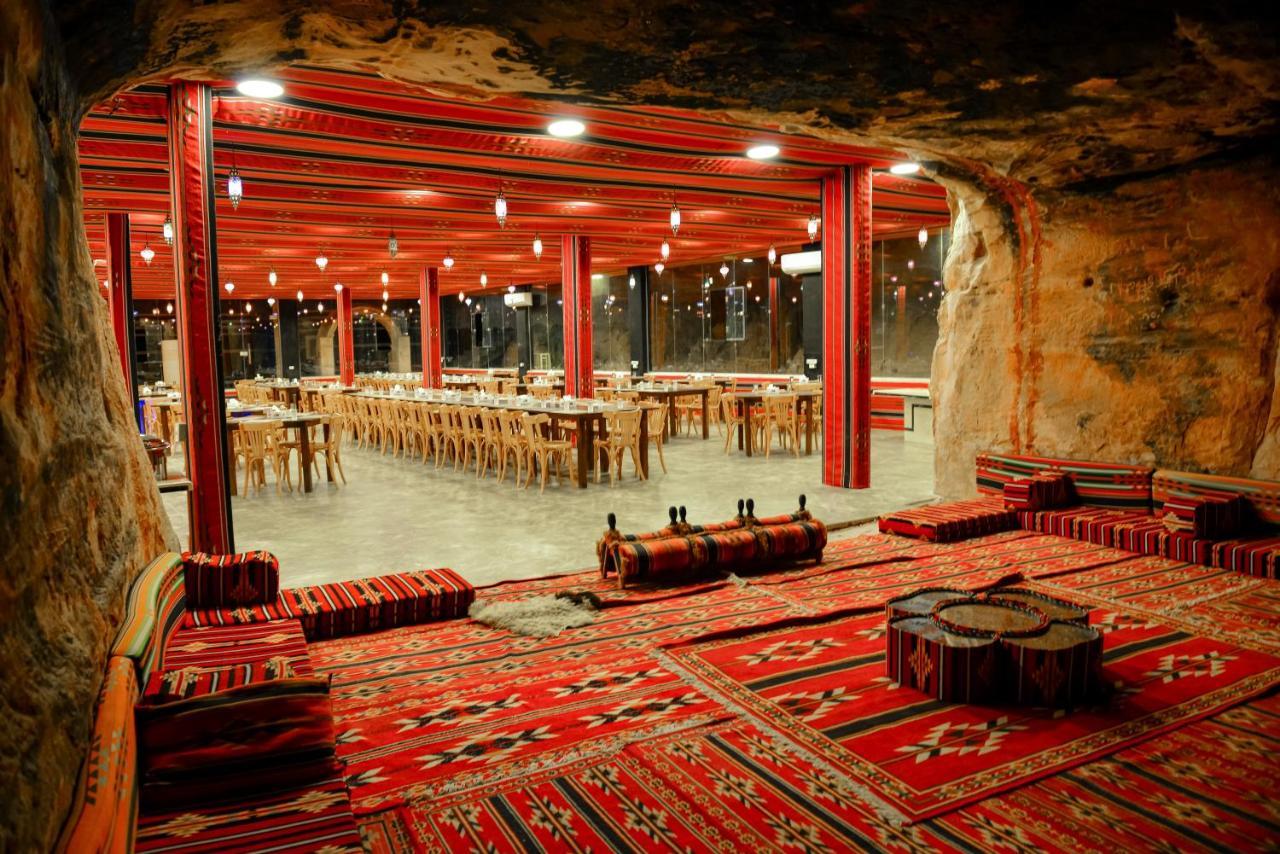 Little Petra Bedouin Camp Hotel Al Hayy Bagian luar foto